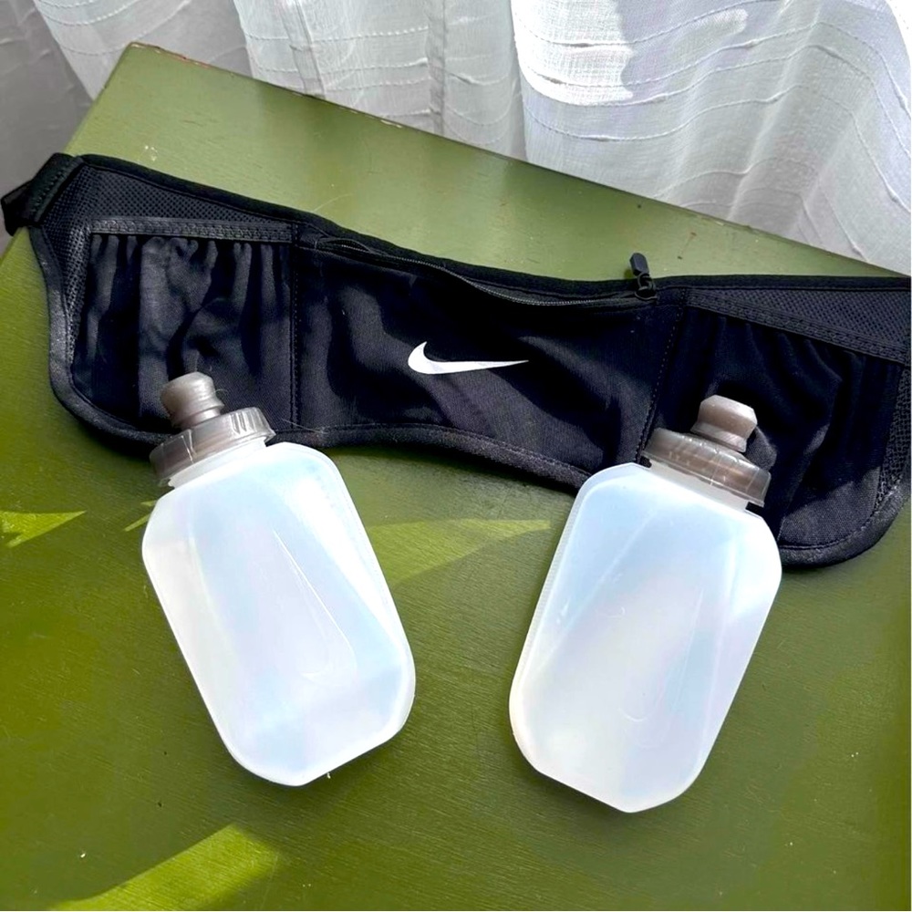 NIKE Running Hydration Belt